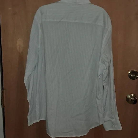 Men's size XXL button-down shirt - Picture 3 of 3